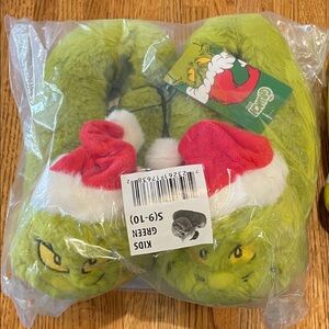 The Grinch Plush Kids Slippers with Santa Hats - Green